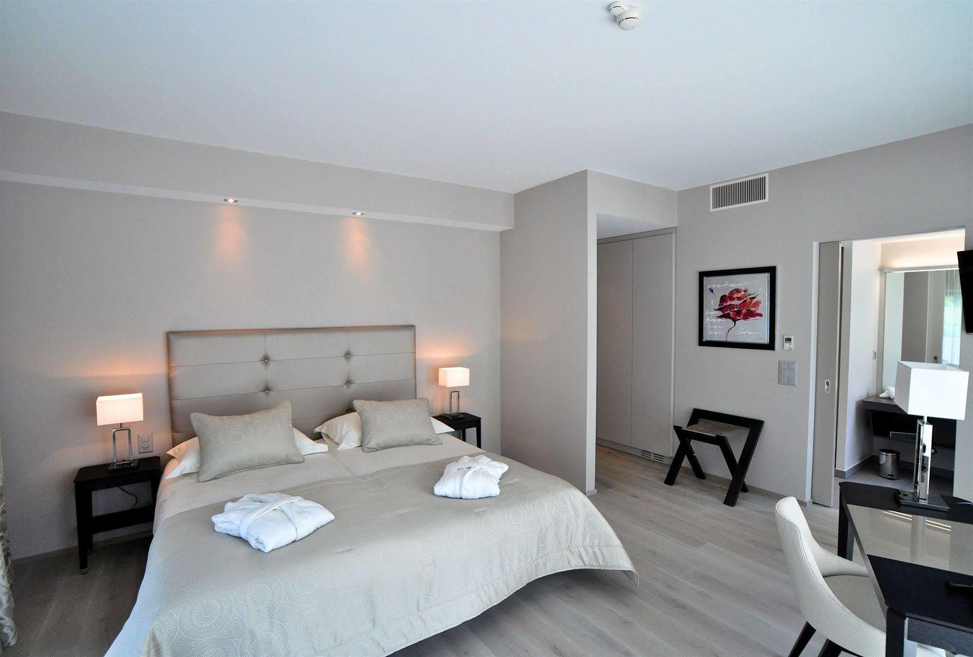 Hostellerie Le Petit Manoir มอร์เกส ภายนอก รูปภาพ