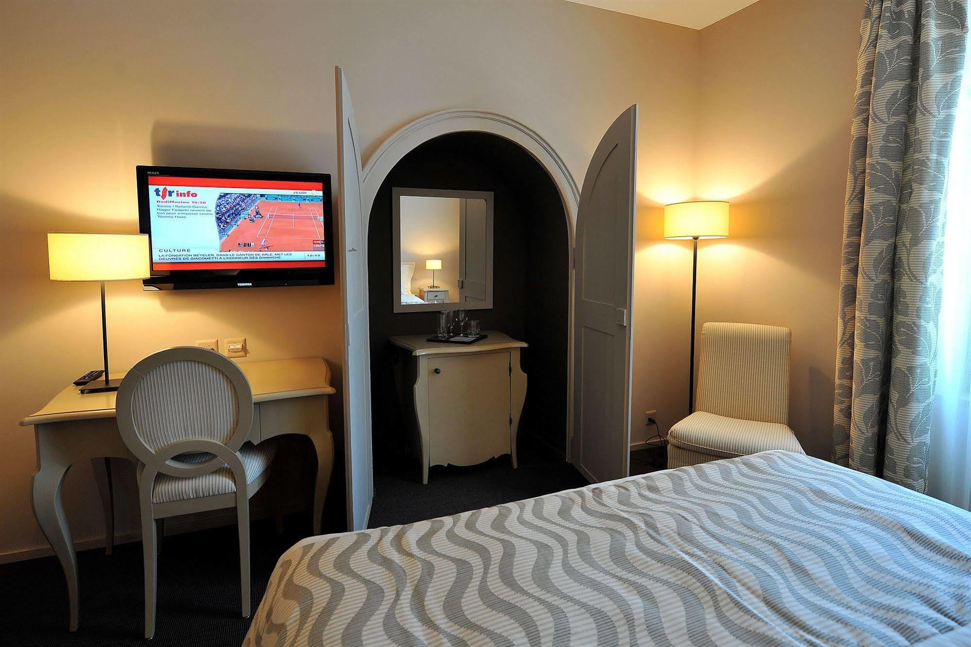 Hostellerie Le Petit Manoir มอร์เกส ภายนอก รูปภาพ